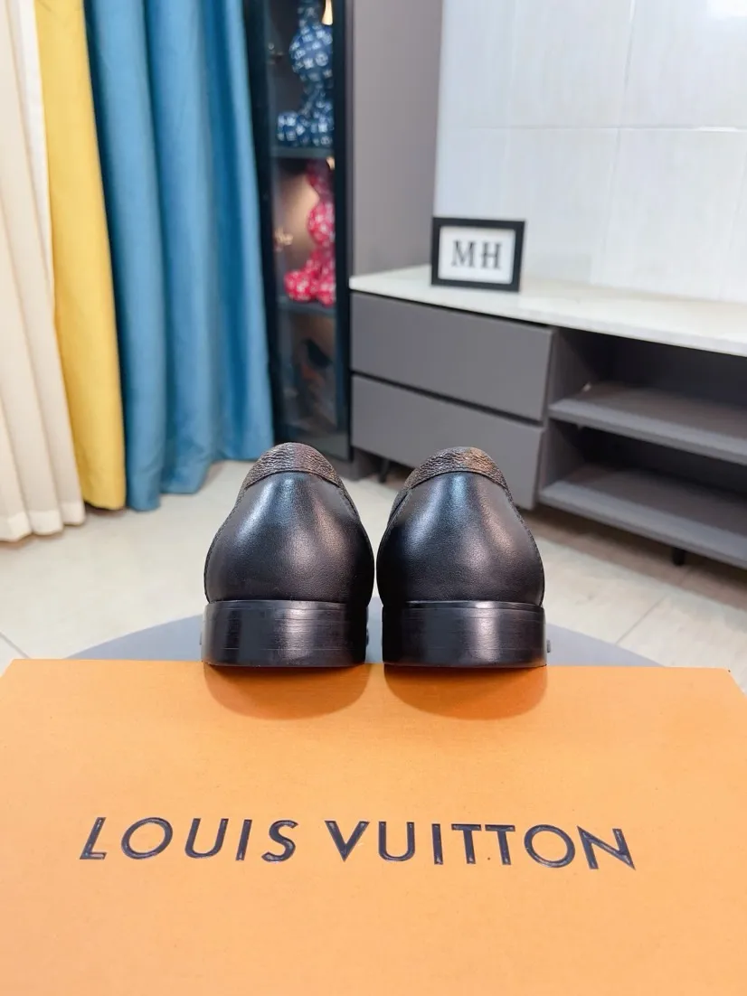 Men's Men's Shoes 💰458🌹🌹Niuli [LV] Louis Vuitton's new open-edge pigskin shoes are the most popular classic. Synchronized with the official website, the upper adopts Italian imported upper embossing➕comfortable cowhide lining, fashionable atmosphere, unique brand and unique craftsmanship. Highlighting the hot style of the new year. Stop hesitating, stop wandering, get it now. Code number: 38--44